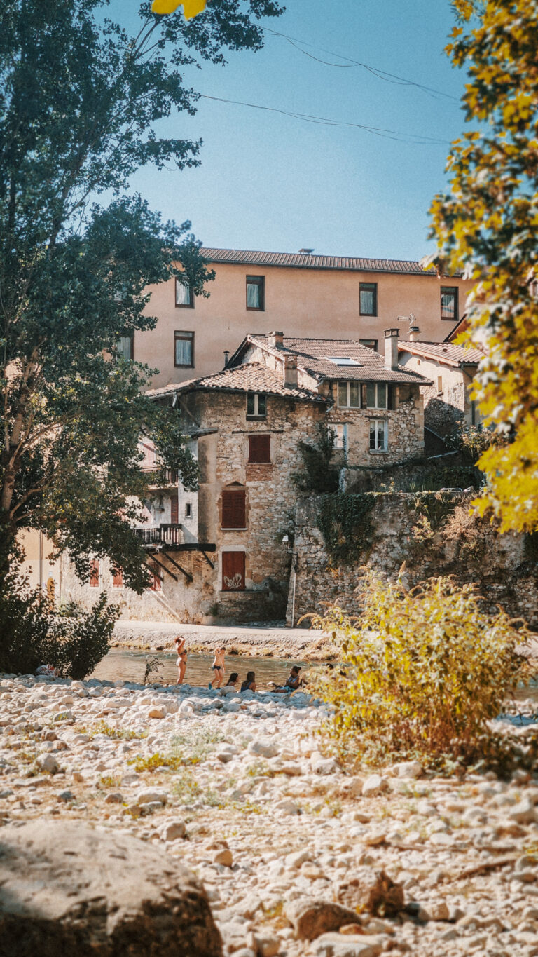 maisons-suspendues-saint-jean-en-royans (7)
